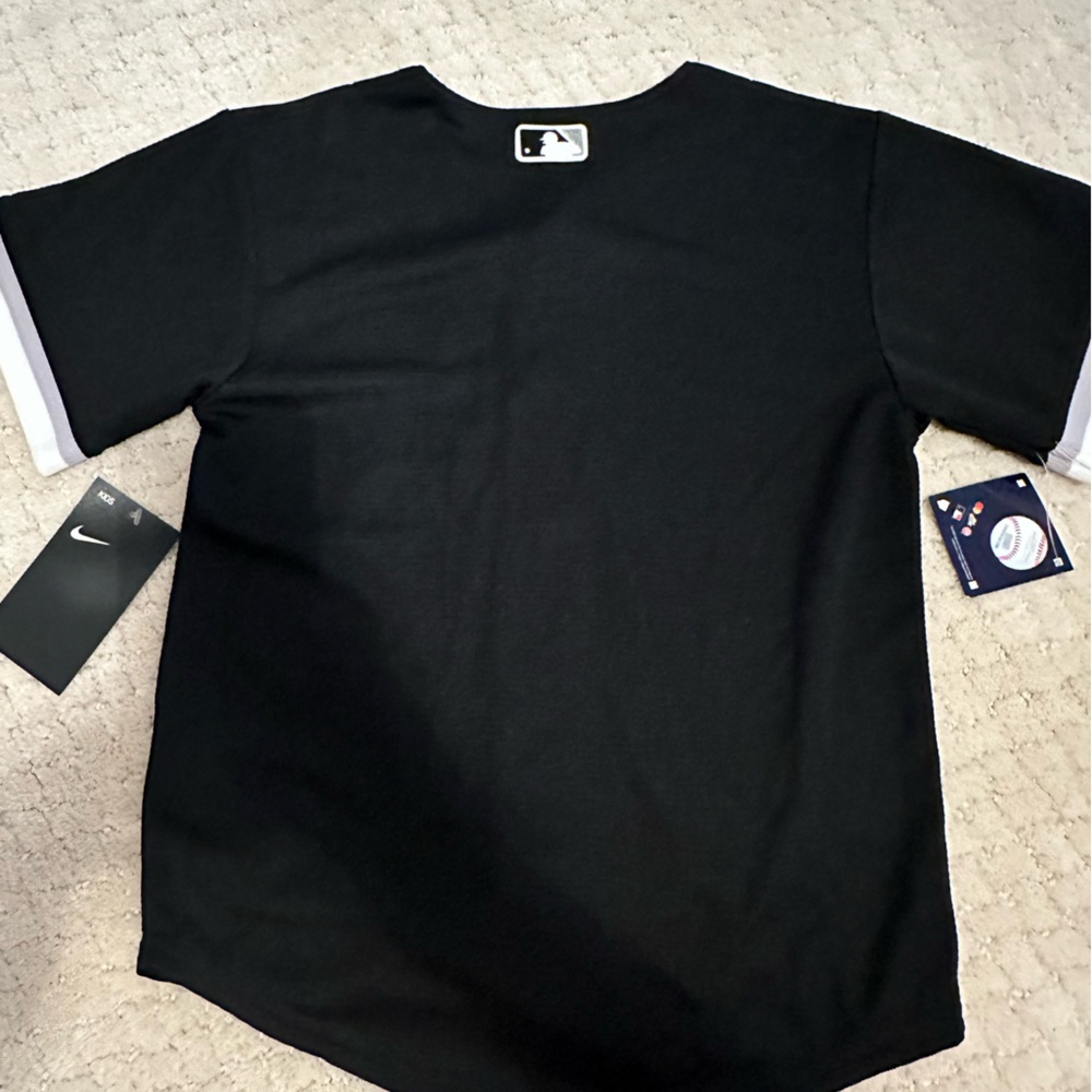 New with tags! Kids size 7 White Sox jersey